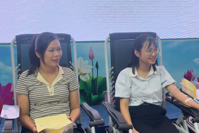 Thầy cô trường Tiểu học Hải Anh góp giọt máu hồng, lan toả yêu thương.